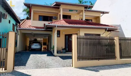 Sobrado averbado à venda com 252m² no Boa Vista