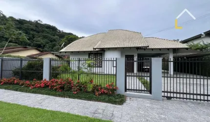 Casa à venda no América em Joinville