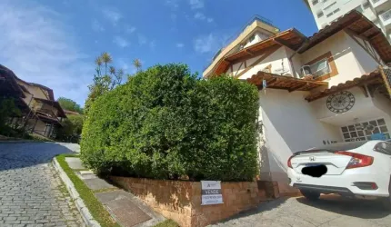 Asset Imóveis vende casa duplex de condoínio, por R$ 1.250.000, em Santa Rosa - Niterói