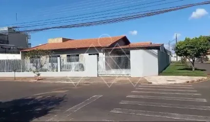 CASA 4DORMITÓRIOS (1 SUITE) 300M2 4VAGAS, COM PISCINA, ROLÃNDIA.