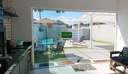 Casa a venda com 3 quartos sendo 1 suíte a 800M  do mar