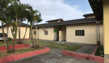 Casa a venda em condomínio bairro golfinho em Caraguatatuba