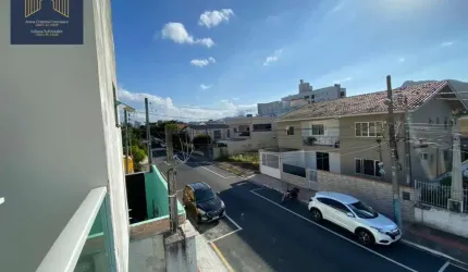 Sobrado centro de BC!