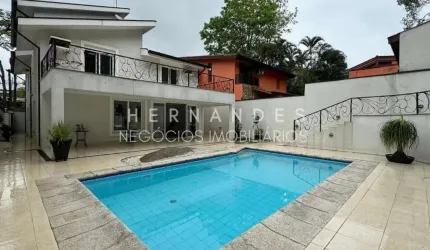 Casa de luxo em condomínio Alphaville, Santana de Parnaíba-SP: 3 quartos, 3 suítes, 4 salas, 6 banheiros, 2 vagas, 317m².