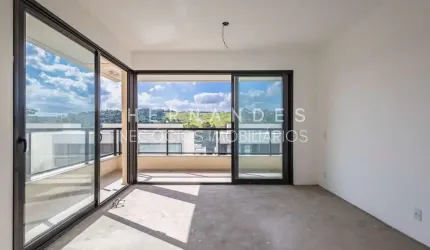 Imperdível casa em condomínio à venda em Santana de Parnaíba-SP, bairro Tanquinho. 4 quartos, 4 suítes, 3 salas, 5 banheiros, 3 vagas de garagem, 214 m².