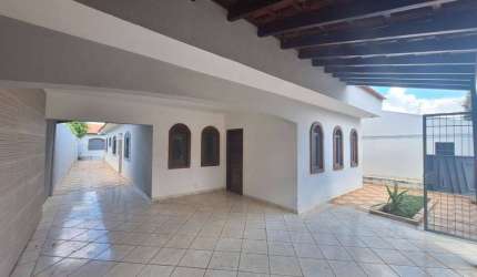 Casa 4d com Edícula e quintal na Vila Rocha