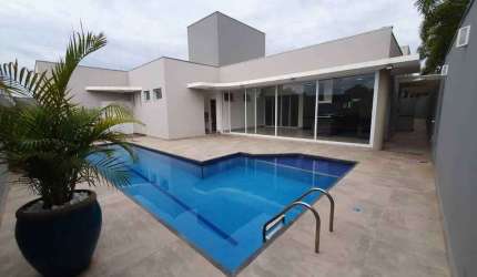 Belíssima Casa a Venda no Condomínio Residencial Villa Lobos