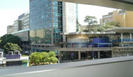 Av. Rebouças, em frente ao complexo das Clinicas e prox. Av. PAulista