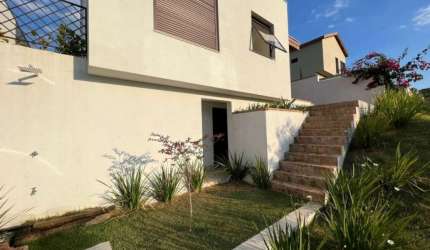 Estilo e Conforto em Itu: Moderna Casa Térrea: 218m², 3 suítes. Nova.