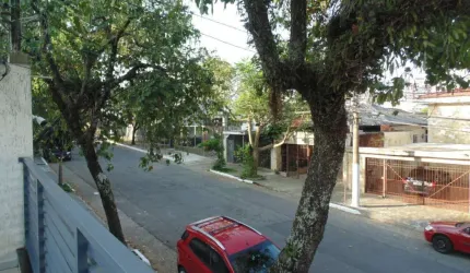 Oasis no Planalto Paulista: Espaçosa Residência com Terraço Privativo
