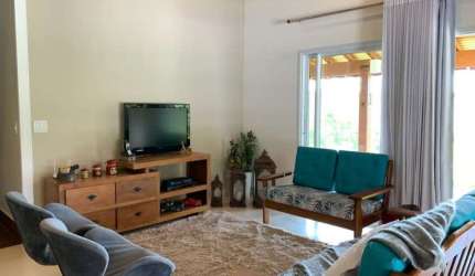 Linda casa de condomínio, 4 dorm. 10 vagas, 2100m2 AT