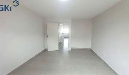 Casa com 57m2, 1 dorm., sem vaga, recém reformada!