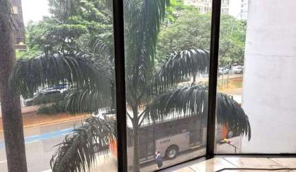28 M²AU SOBRELOJA, COM VAGA, NO SHOPPING VITRINE IGUATEMY