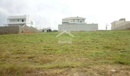 Terreno de 525m com boa localização e topografia em aclive no Condomínio Jardim dos Lagos em Indaiatuba