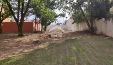 Lindo Terreno de 794m no condomínio fechado Vila Inglesa