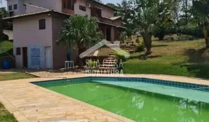 Casa em condomínio com suíte master, piscina, sauna, paisagismo