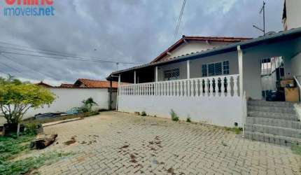 Casa com 03 quartos à venda em Bairro Alípio de Melo