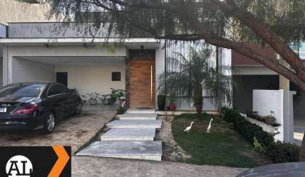 Linda casa à venda no Condomínio Ibiti Reserva em Sorocaba, com 3 quartos, sendo uma suíte com closet, Piscina, área gourmet