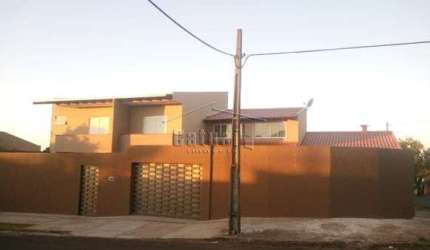 Casa à venda - Bairro Conjunto Habitacional Maria Cecília Serrano de Oliveira em Londrina
