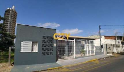 Vende-se Casa Comercial Goiabeiras (Prox. a Praça Popular)