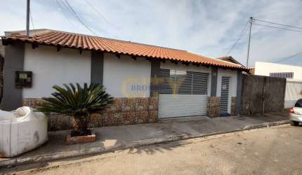 Vende-se Casa Residencial Flor do Ipê (Atrás da Univag)