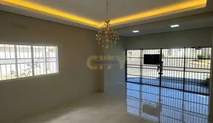 Vende-se Casa Comercial CPA I (Prox. ao Comando Geral)