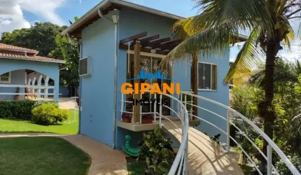 Linda Casa a Venda de 03 Dormitórios em Ótima Localização