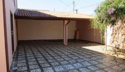 Casa em ótimo bairro