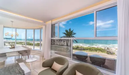 APARTAMENTO ALTO PADRÃO FINAMENTE MOBILIADO, EQUIPADO E DECORADO FRENTE MAR NA PRAIA BRAVA COM 04 SUÍTES E DEPENDÊNCIA.