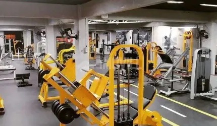 ACADEMIA MOBILIADA Á VENDA EM BALNEÁRIO CAMBORIÚ