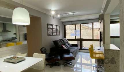 APARTAMENTO MOBILIADO DE 2 DORMITÓRIOS - CENTRO HISTÓRICO