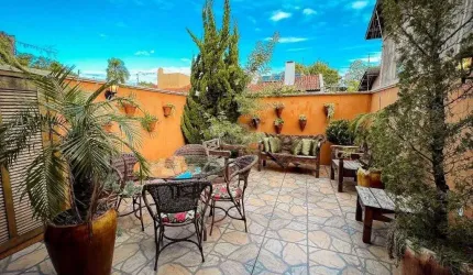 Excelente casa a venda no bairro Tristeza, para o lado do Rio!