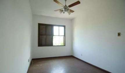 Apartamento no Jardim Botânico de 3 dormitórios e dependência