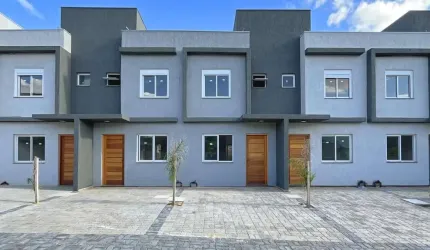 Casa Condominio em Porto Alegre, no bairro Vila Nova, com 2 dormitório(s), e 2 b