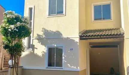 Casa em condomínio fechado com 2 quartos à venda na Avenida H, 199, Passaré, Fortaleza por R$ 240.000