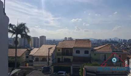Casa Térrea Jardim D&amp;apos;Abril - 2 dormitórios com suíte - Vagas - Varanda