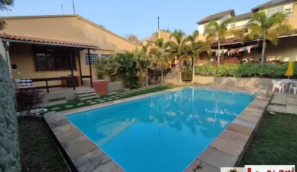 Linda Casa  em Vila Residencial de 03 Quartos em Santa Cruz - RJ