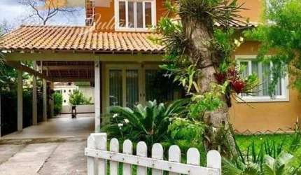 CASA DUPLEX COM SALA, 2 SUÍTES NO BAIRRO EXTENSÃO DO BOSQUE EM RIO DAS OSTRAS RJ