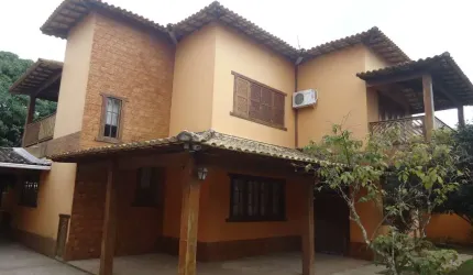 CASA DUPLEX COM 3 QUARTOS SENDO 1 SUÍTE NO BAIRRO JARDIM MARILEA EM RIO DAS OSTRAS RJ
