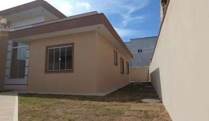 CASA COM 3 QUARTOS E QUINTAL NA ENSEADA DAS GAIVOTAS, RIO DAS OSTRAS, RJ