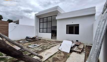 CASA LINEAR COM 3 QUARTOS SENDO 1 SUÍTE A VENDA NO BAIRRO EXTENSÃO DO BOSQUE EM RIO DAS OSTRAS RJ