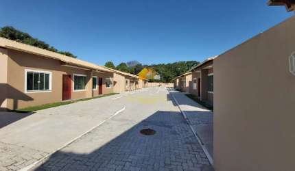 CASA LINEAR COM 2 QUARTOS SENDO 1 SUÍTE NO BAIRRO CHÁCARA MARILÉA EM RIO DAS OSTRAS RJ