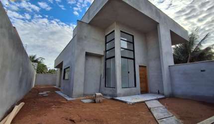 CASA LINEAR COM 3 QUARTOS SENDO 1 SUÍTE A VENDA NO BAIRRO ENSEADA DAS GAIVOTAS EM RIO DAS OSTRAS RJ