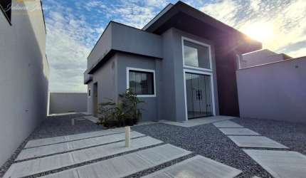 CASA LINEAR COM 2 QUARTOS SENDO 1 SUÍTE A VENDA NO BAIRRO ENSEADA DAS GAIVOTAS EM RIO DAS OSTRAS RJ