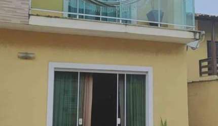 CASA DUPLEX 4 QUARTOS SENDO 2 SUÍTES A VENDA NO BAIRRO EXTENSÃO DO BOSQUE EM RIO DAS OSTRAS RJ