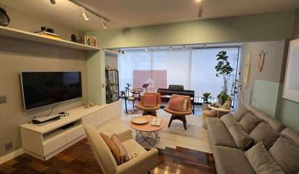 Lindo apartamento em Moema com 3 dormitórios, 1 suíte, com 98 metros e 2 vagas