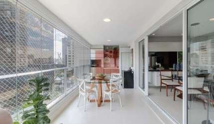 LINDO APARTAMENTO DE BOM GOSTO, REFORMADO NO BROOKLIN COM MUITO LAZER