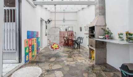Cambuci; Casa de vila com 04 dormitórios, 02 suítes,04 banheiros,04 vagas, 231 metros