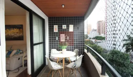 Apartamento com 2 quartos, sendo 1 suíte, 72m²