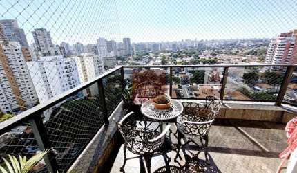 Apartamento de 216m² com 3 suítes,3 vagas no Campo Belo
